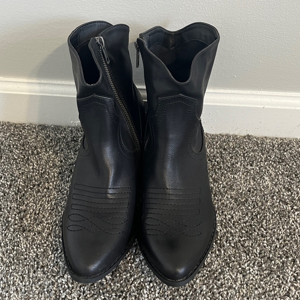 MIA Black Cowboy Ankle Booties Size 10 - Picture 4 of 10